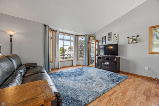 1822 33rd Street S, Moorhead, MN 56560