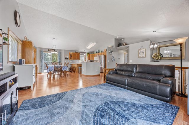 1822 33rd Street S, Moorhead, MN 56560