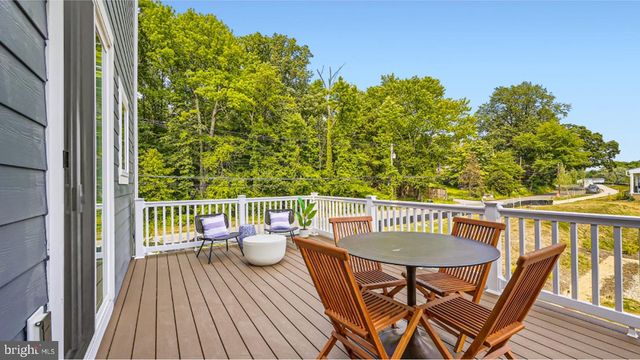 10572 ROUNDSTONE LN LN, White Plains, MD 20695