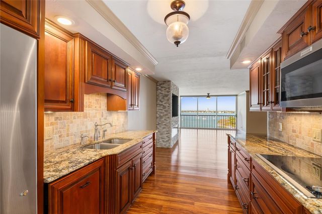 435 S GULFSTREAM AVENUE 1103, Sarasota, FL 34236