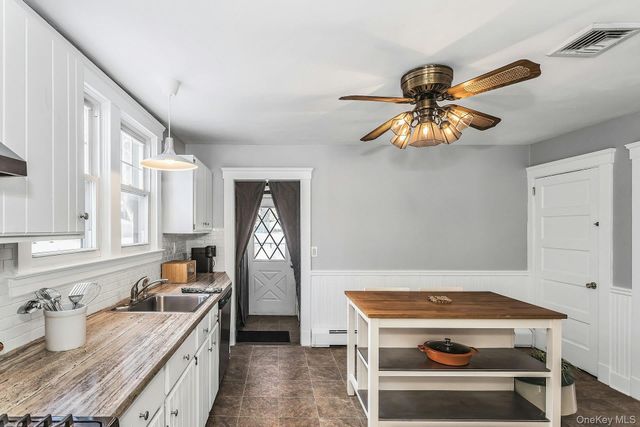 12 Summers Street, Oyster Bay, NY 11771