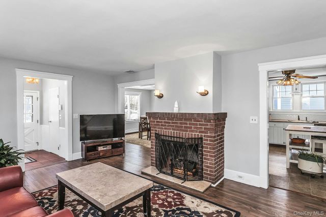 12 Summers Street, Oyster Bay, NY 11771