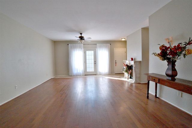 532 Wilcrest Drive 532, Houston, TX 77042