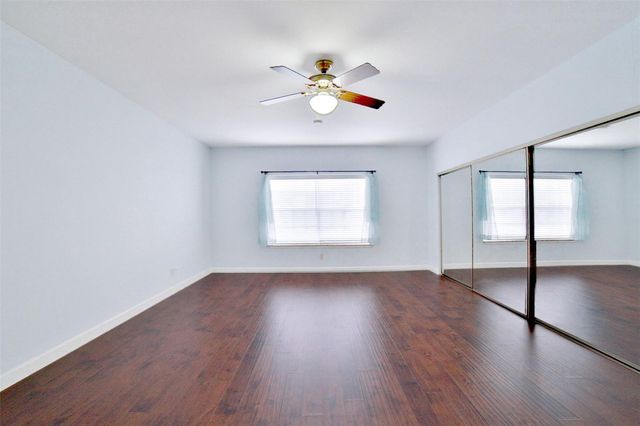 532 Wilcrest Drive 532, Houston, TX 77042