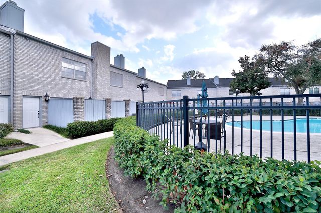 532 Wilcrest Drive 532, Houston, TX 77042