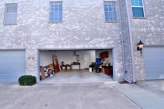532 Wilcrest Drive 532, Houston, TX 77042
