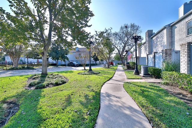 532 Wilcrest Drive 532, Houston, TX 77042