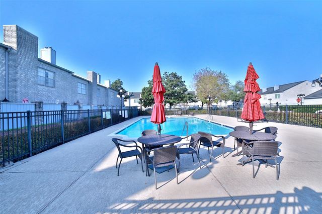 532 Wilcrest Drive 532, Houston, TX 77042