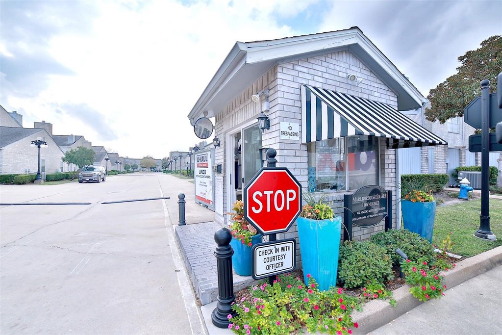 532 Wilcrest Drive 532, Houston, TX 77042