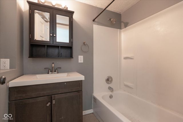 640 S High School Road, Indianapolis, IN 46241