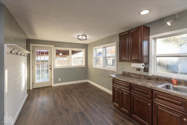 640 S High School Road, Indianapolis, IN 46241