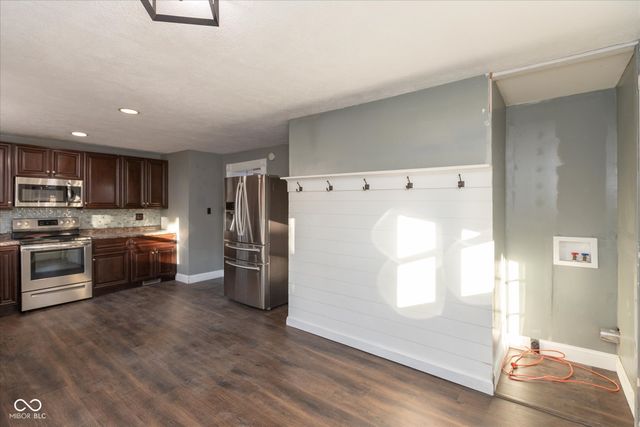 640 S High School Road, Indianapolis, IN 46241