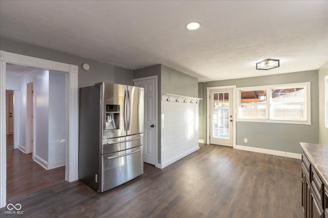 640 S High School Road, Indianapolis, IN 46241