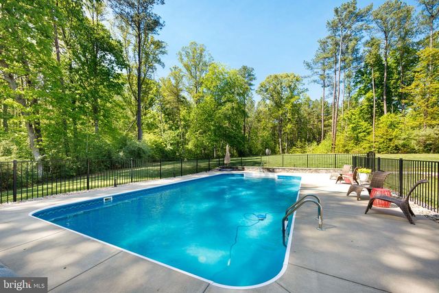 233 LONESOME LN, Stafford, VA 22556