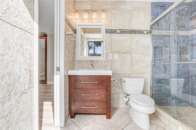8404 BLACKSTONE COURT, Tampa, FL 33615