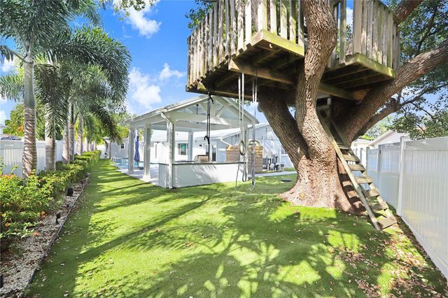 8404 BLACKSTONE COURT, Tampa, FL 33615