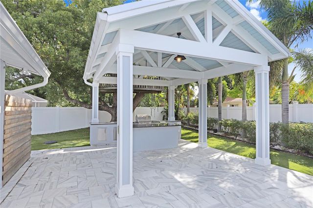 8404 BLACKSTONE COURT, Tampa, FL 33615