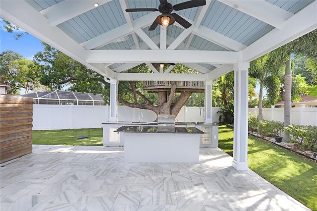 8404 BLACKSTONE COURT, Tampa, FL 33615