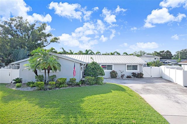 8404 BLACKSTONE COURT, Tampa, FL 33615