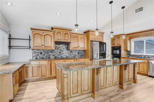 8404 BLACKSTONE COURT, Tampa, FL 33615