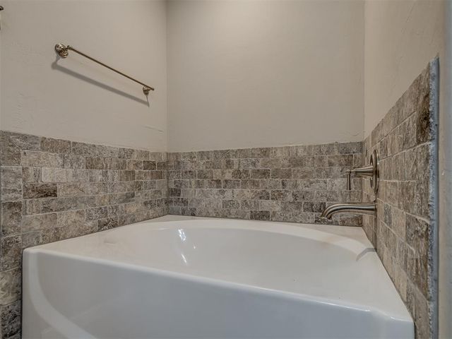3404 NW 160th Street, Edmond, OK 73013