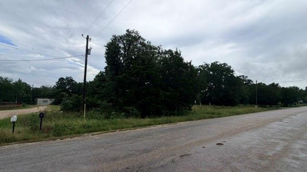000 Cool Water DR, Bastrop, TX 78602