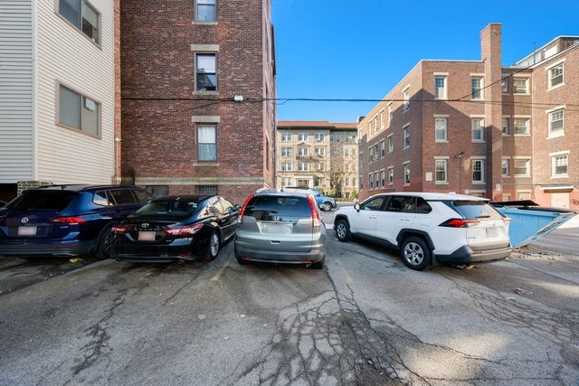 1263 Commonwealth Ave 4, Boston, MA 02134