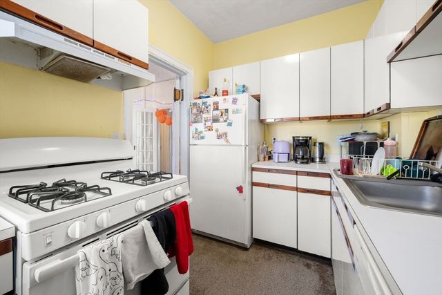 1263 Commonwealth Ave 4, Boston, MA 02134