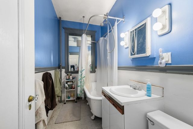 1263 Commonwealth Ave 4, Boston, MA 02134