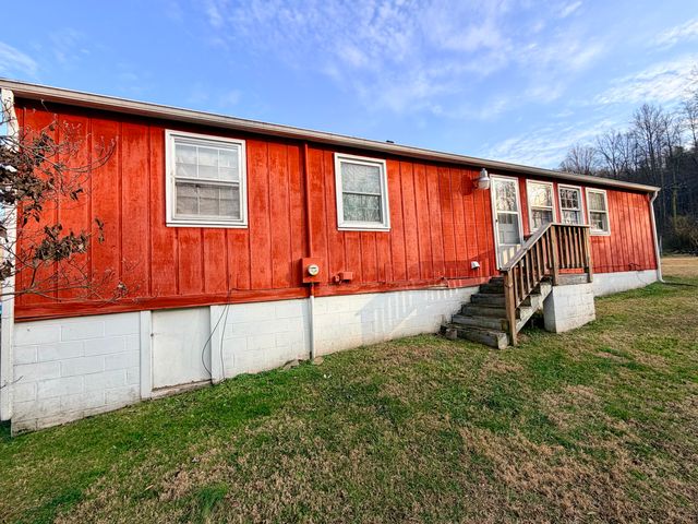 106 State Square, Cumberland, KY 40823