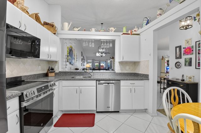 5893 Sunswept Lane B, Boynton Beach, FL 33437