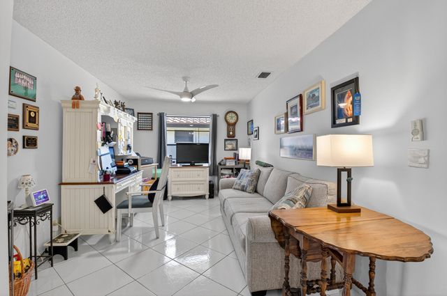 5893 Sunswept Lane B, Boynton Beach, FL 33437