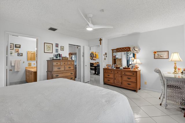 5893 Sunswept Lane B, Boynton Beach, FL 33437