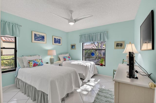5893 Sunswept Lane B, Boynton Beach, FL 33437