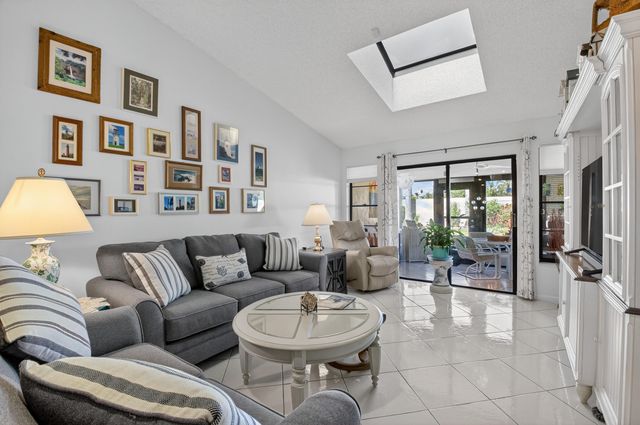 5893 Sunswept Lane B, Boynton Beach, FL 33437