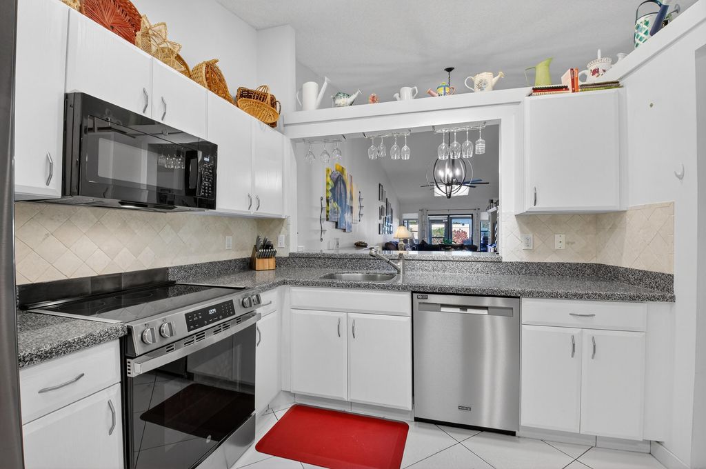 5893 Sunswept Lane B, Boynton Beach, FL 33437