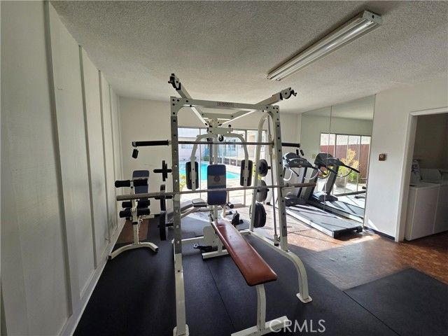 913 Victor 5, Inglewood, CA 90302