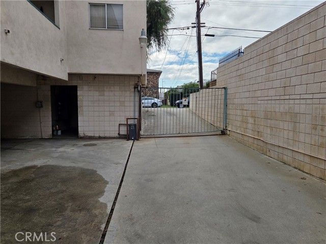 913 Victor 5, Inglewood, CA 90302