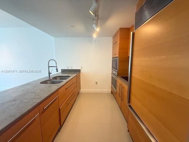 475 Brickell Avenue 2411, Miami, FL 33131
