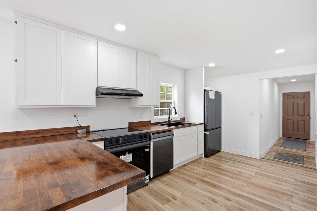 Image 17 of property listing at 104 O'Carroll Street, Moncks Corner, SC 29461