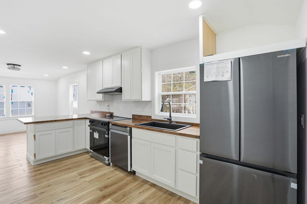 Image 19 of property listing at 104 O'Carroll Street, Moncks Corner, SC 29461