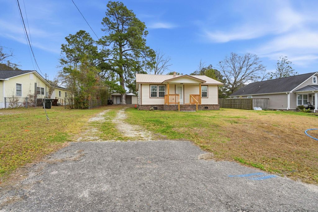 Image 2 of property listing at 104 O'Carroll Street, Moncks Corner, SC 29461