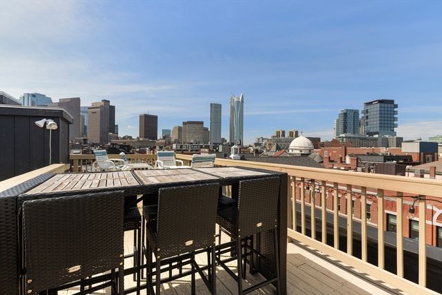 371 Hanover St 2, Boston, MA 02113