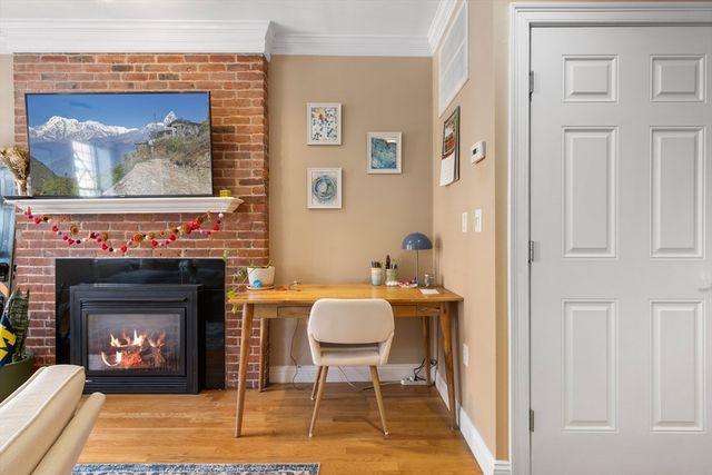 371 Hanover St 2, Boston, MA 02113