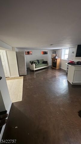 87 Ellis Ave, Irvington Twp., NJ 07111