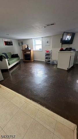 87 Ellis Ave, Irvington Twp., NJ 07111