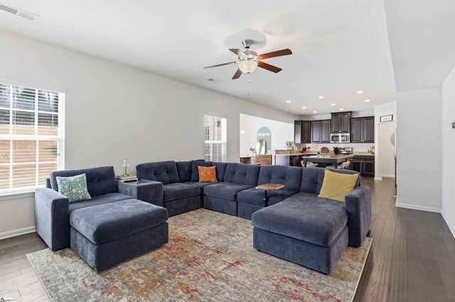 15 Fawn Hill Drive, Simpsonville, SC 29681