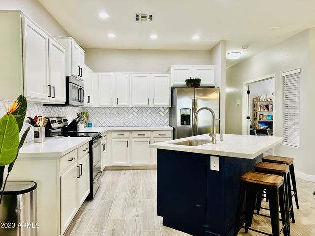 492 E RAINBOW Drive, Chandler, AZ 85249