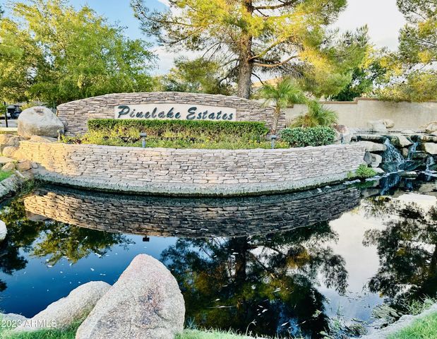 492 E RAINBOW Drive, Chandler, AZ 85249