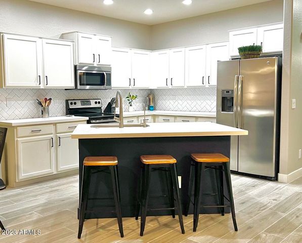 492 E RAINBOW Drive, Chandler, AZ 85249